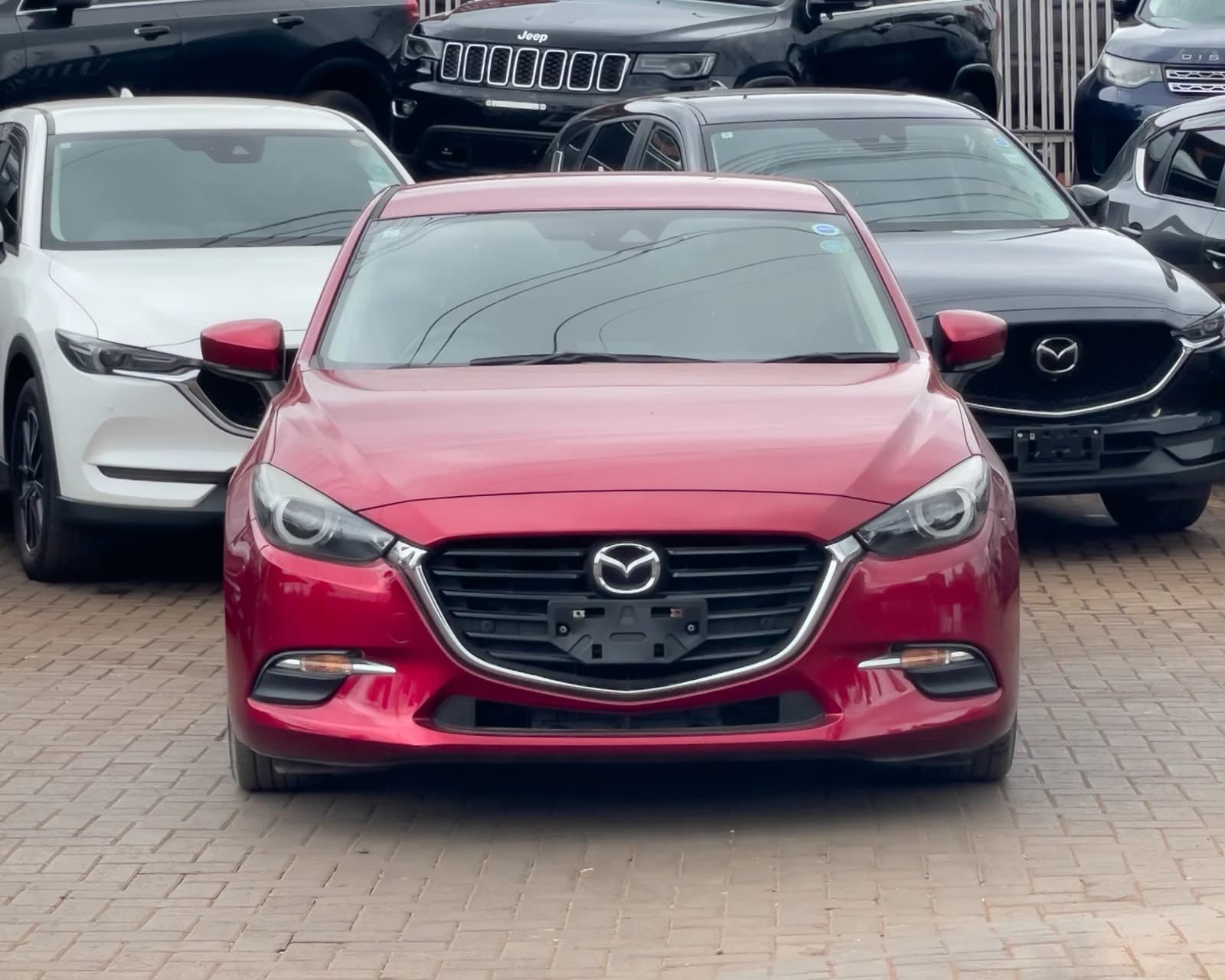 2019 Mazda Axela thumbnail 2