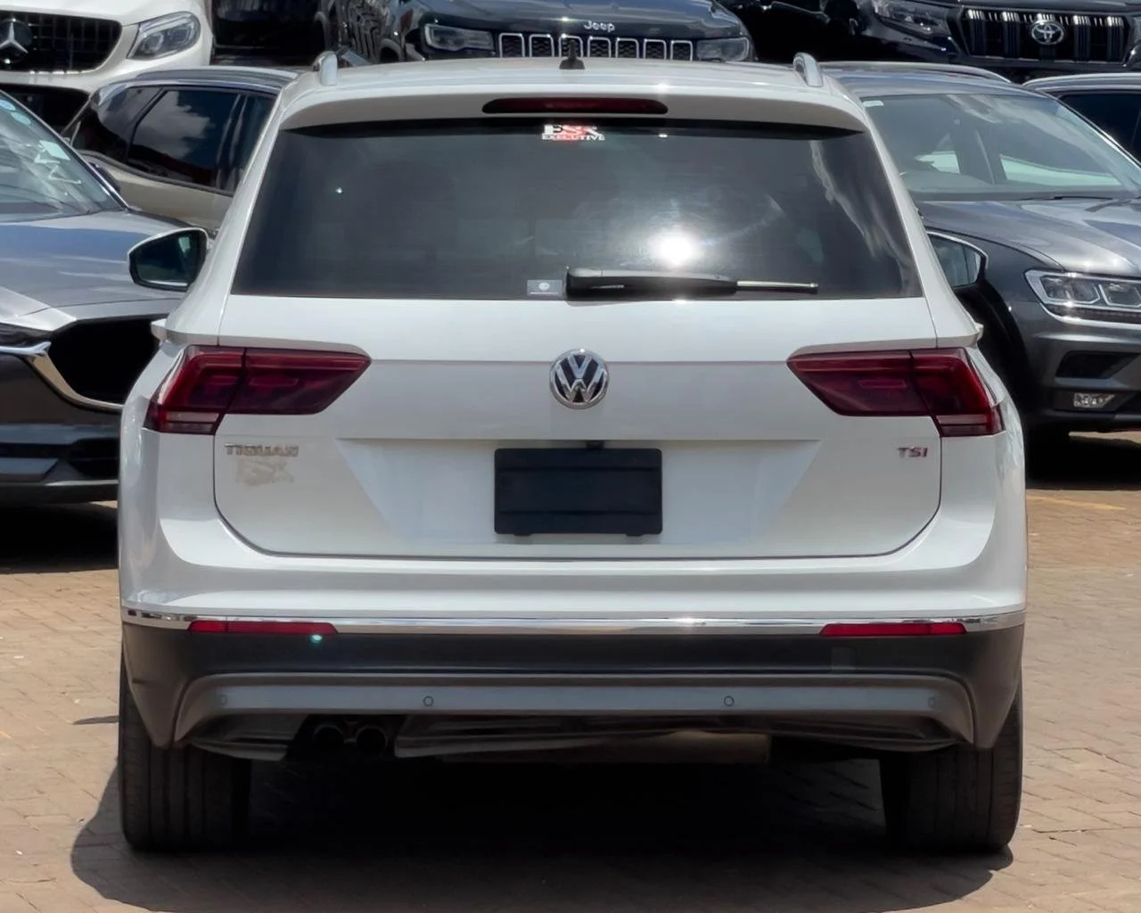 2018 VOLKSWAGEN TIGUAN thumbnail 4