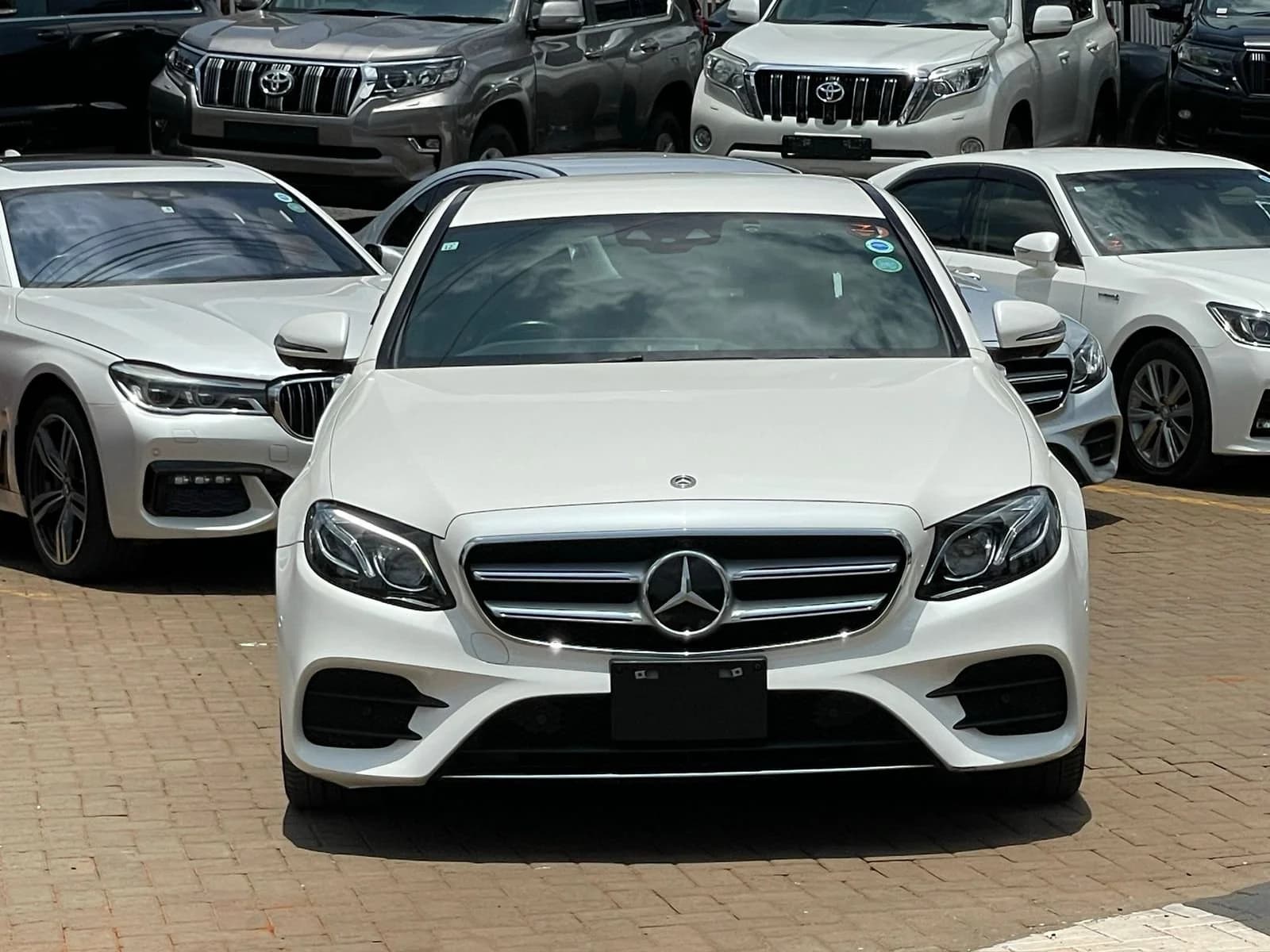 2019 MERCEDES BENZ E220d thumbnail 2