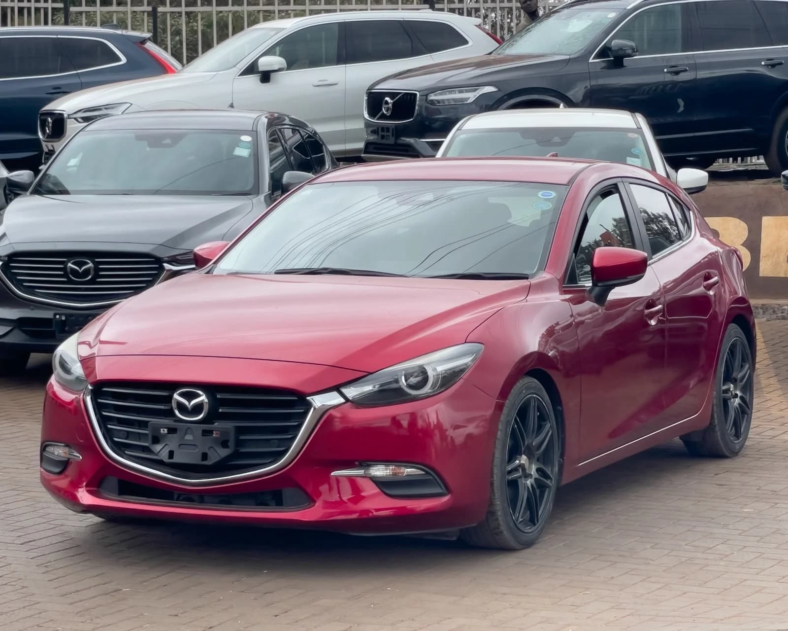 2019 Mazda Axela thumbnail 3