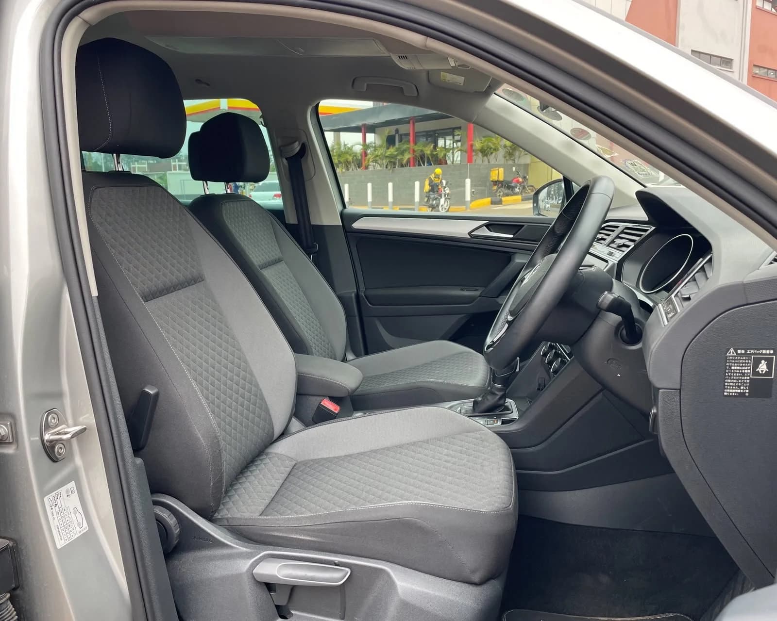 2018 VOLKSWAGEN TIGUAN thumbnail 7